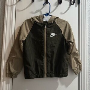 Nike Kids Windbreaker – Olive/Tan 3T